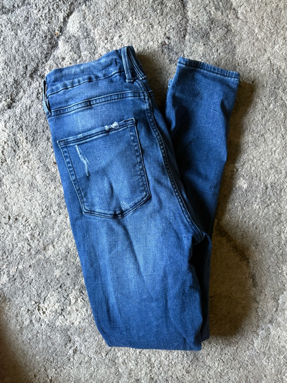 GOOD AMERICAN Good Waist Distressed Jeans
